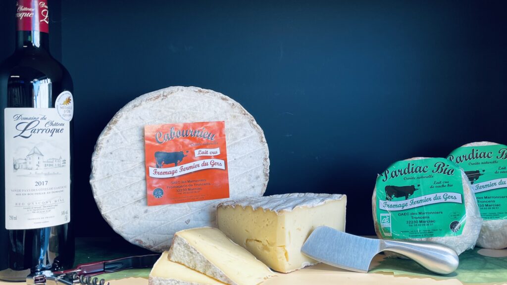 Cabournieu fromage fermier de vache au lait cru vendu dans la fromagerie des Fleurons à Condom